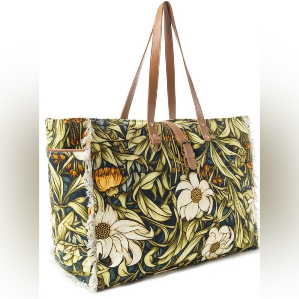 MYRA-Lovely Florals Weekender Bag In Dark Green - Picture 2 of 4